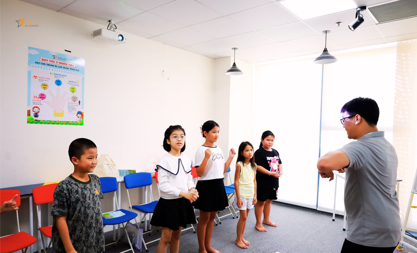 Kỹ năng giao tiếp cho trẻ tại Nha Trang